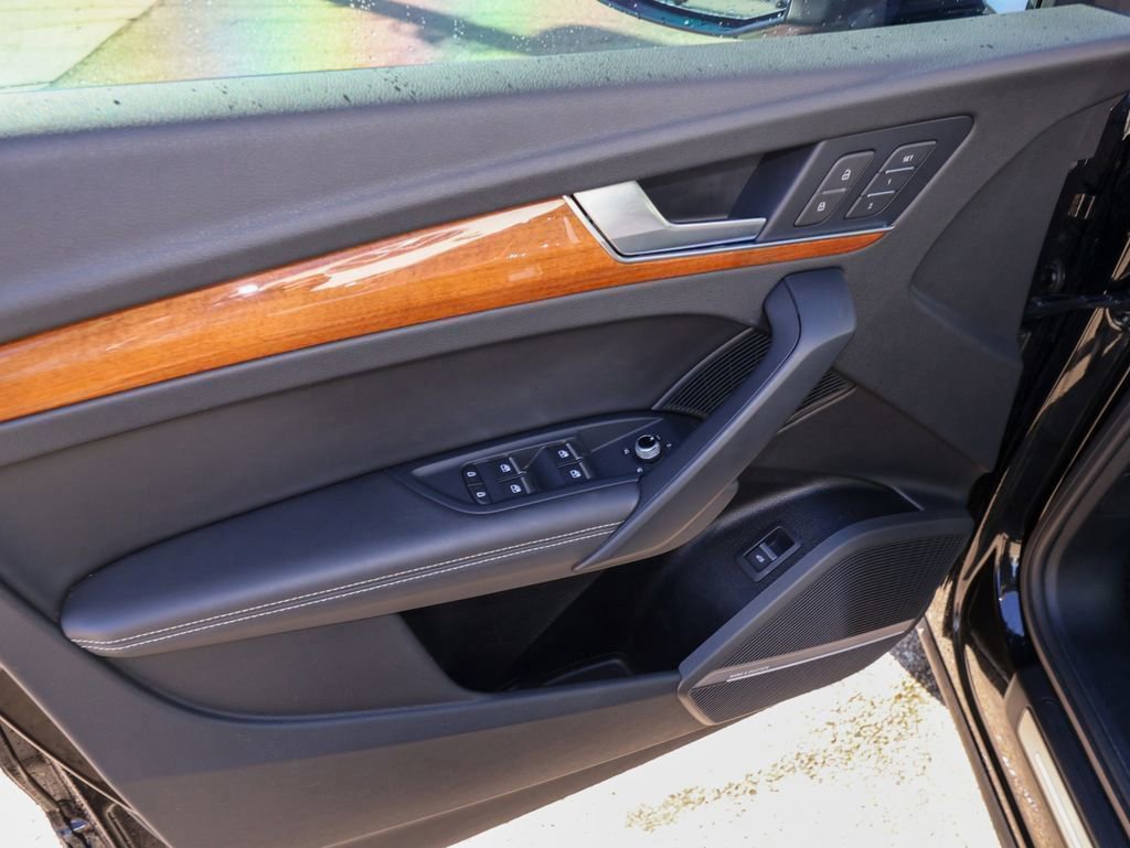 Used 2023 Audi Q5 2.0T Premium Plus w/ Premium Plus Package image 16