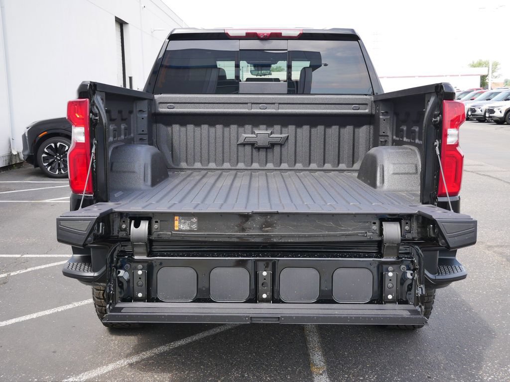 New 2026 Chevrolet Silverado 1500 ZR2 w/ Dark Appearance Package AWD/4WD image 8