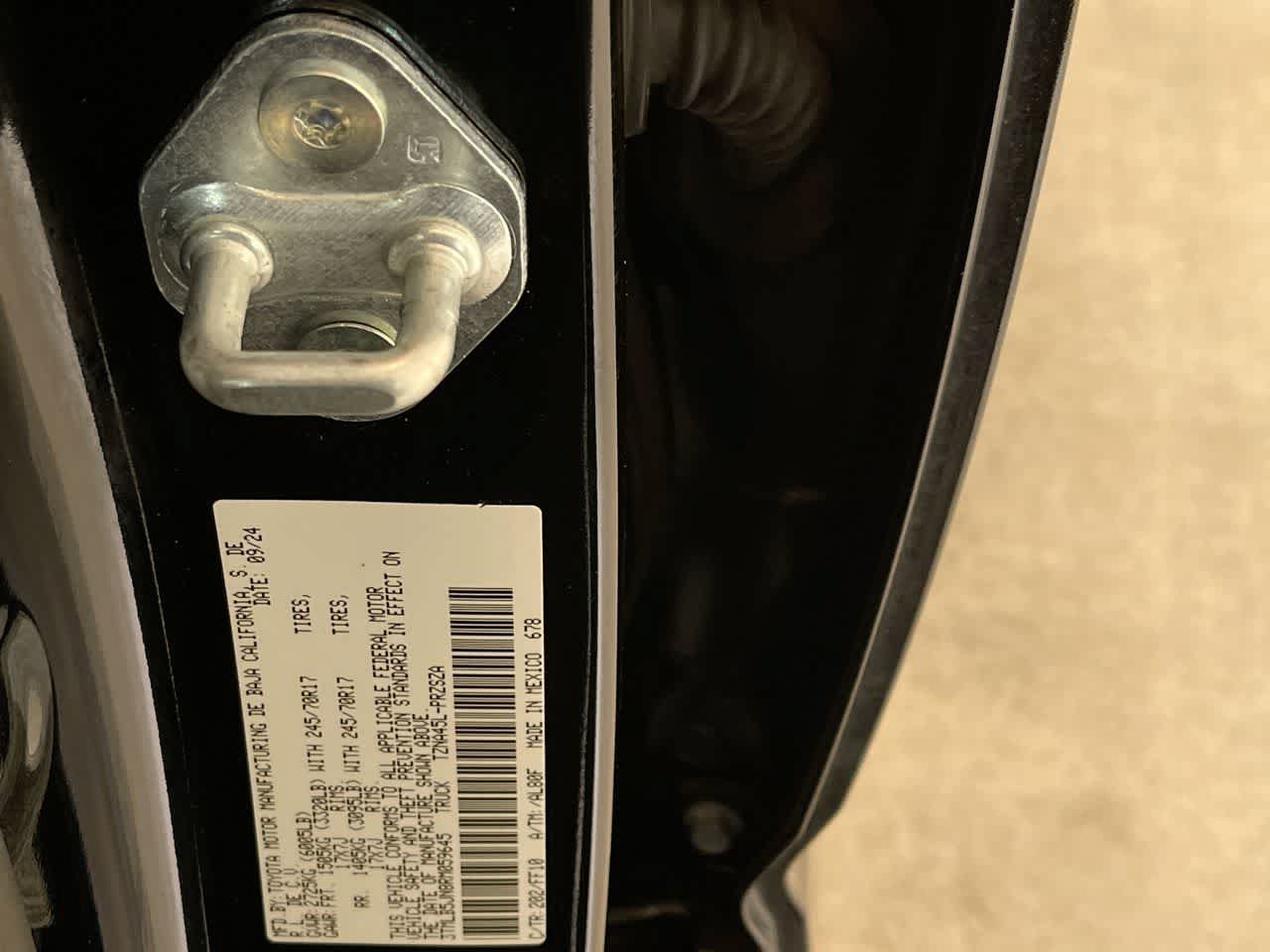Used 2024 Toyota Tacoma SR5 AWD/4WD image 27