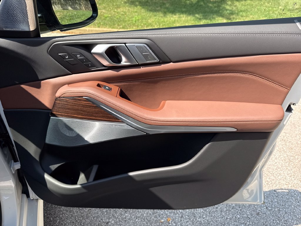New 2027 BMW X7 M60i AWD/4WD image 31
