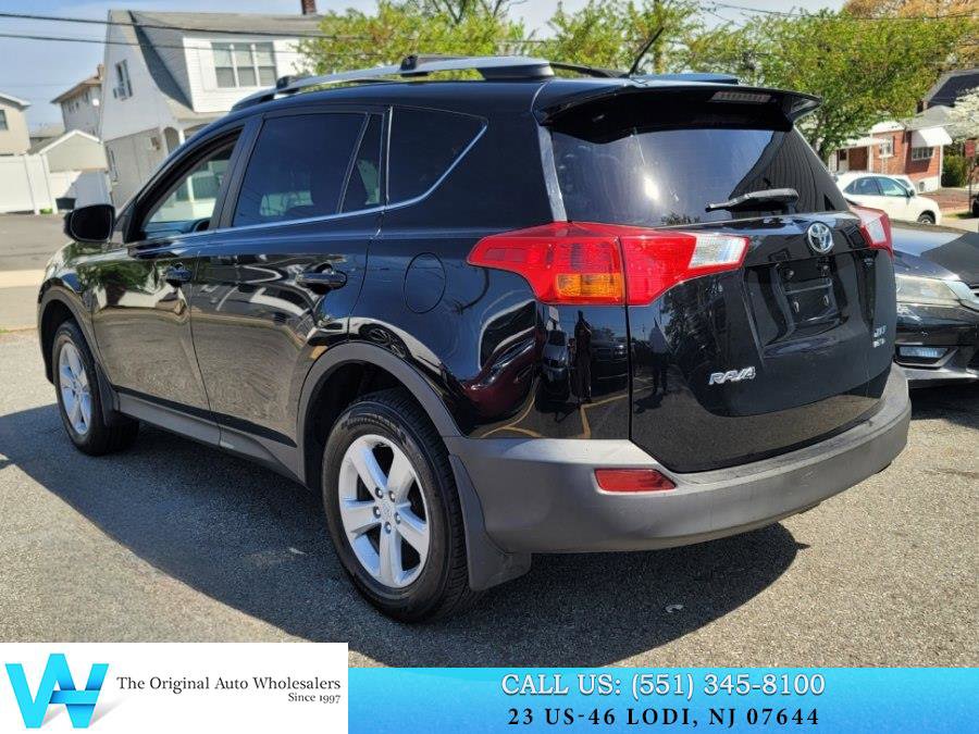 Used 2013 Toyota RAV4 XLE AWD/4WD image 4