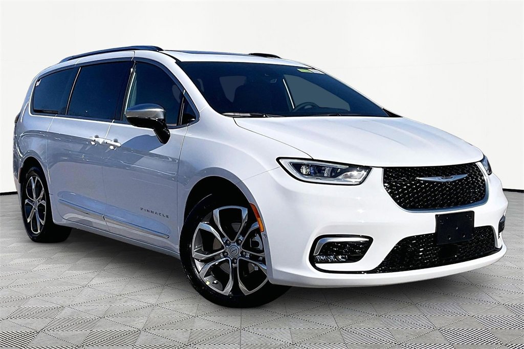 New 2026 Chrysler Pacifica Pinnacle