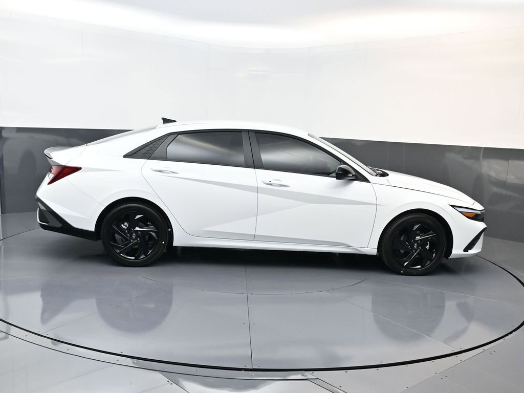 New 2026 Hyundai Elantra Sport image 2