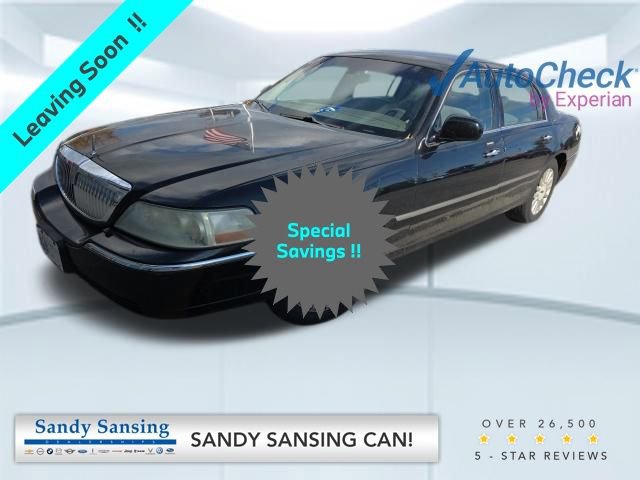 Used 2005 Lincoln Town Car Signature image 1