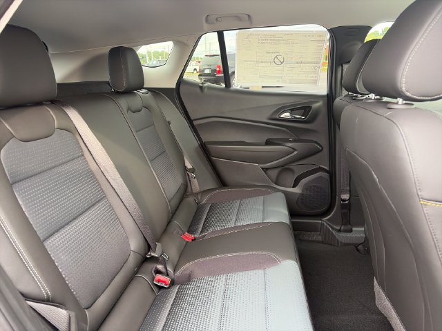 New 2026 Chevrolet Trax LT w/ Sunroof Package FWD image 13