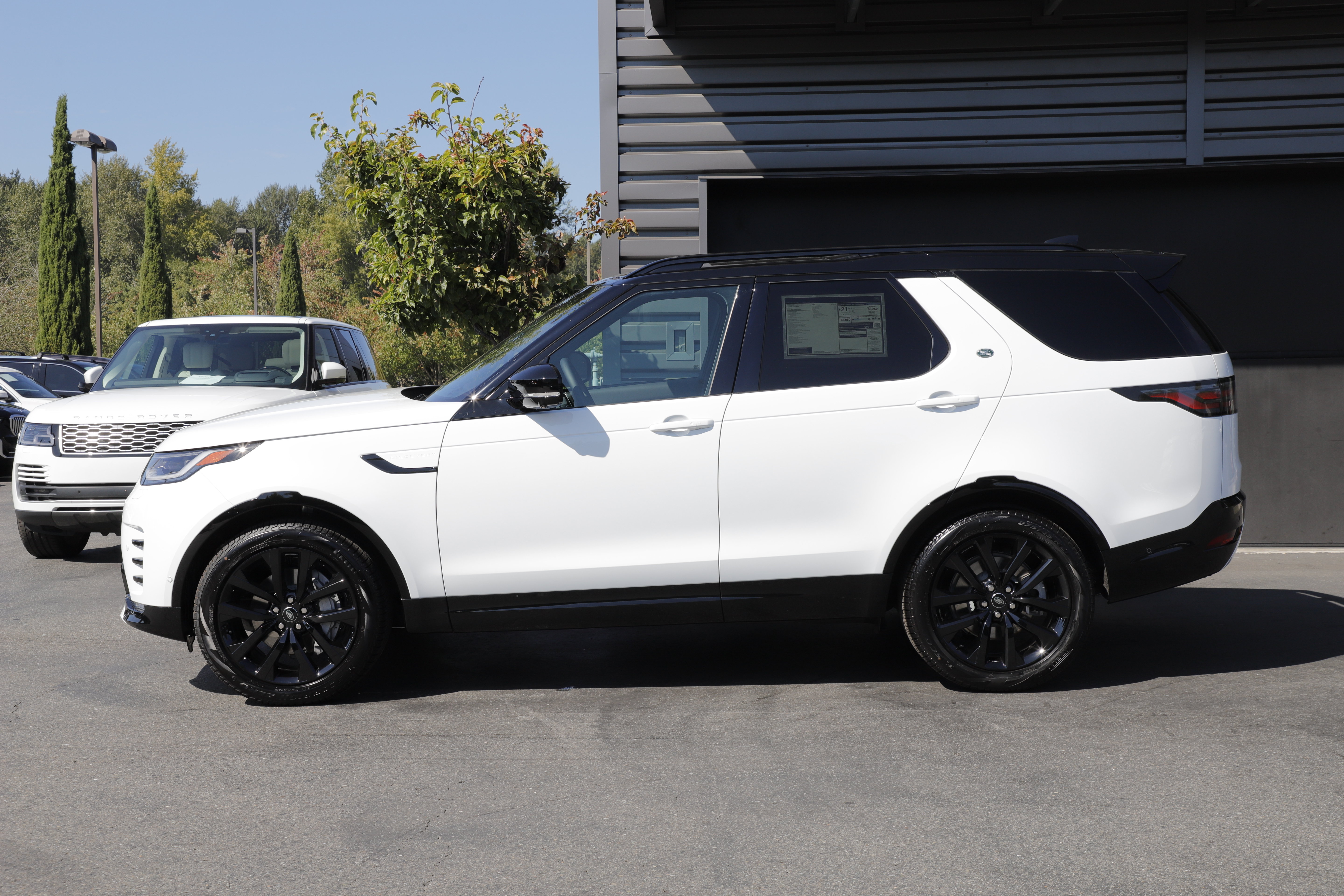 New 2026 Land Rover Discovery Dynamic SE AWD/4WD image 3