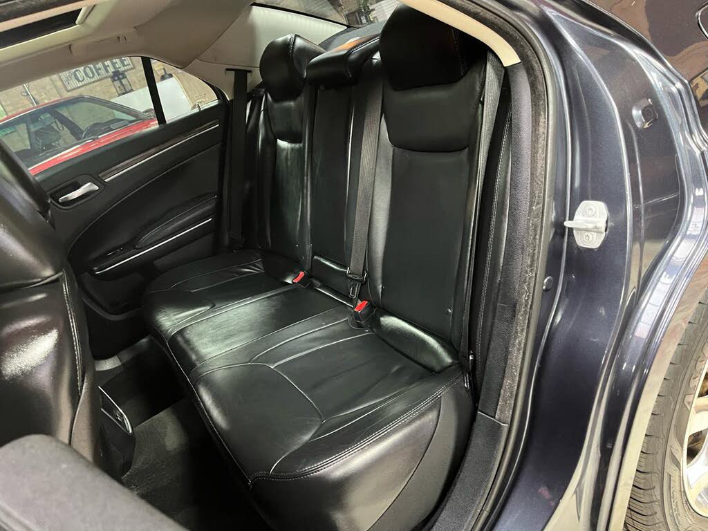 Used 2016 Chrysler 300 Limited AWD/4WD image 23
