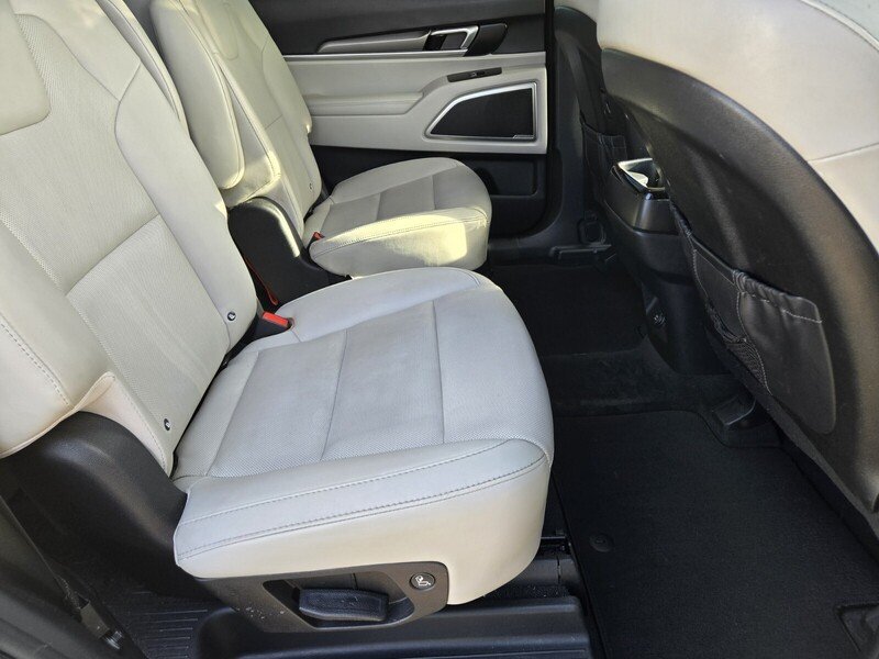 Used 2020 Kia Telluride S FWD image 16
