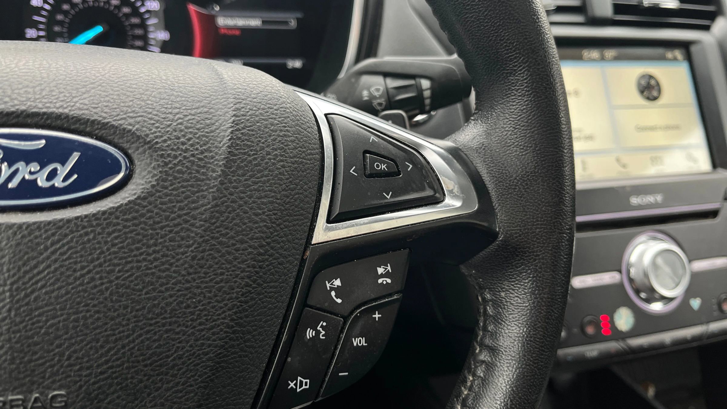 Used 2018 Ford Fusion Titanium image 28