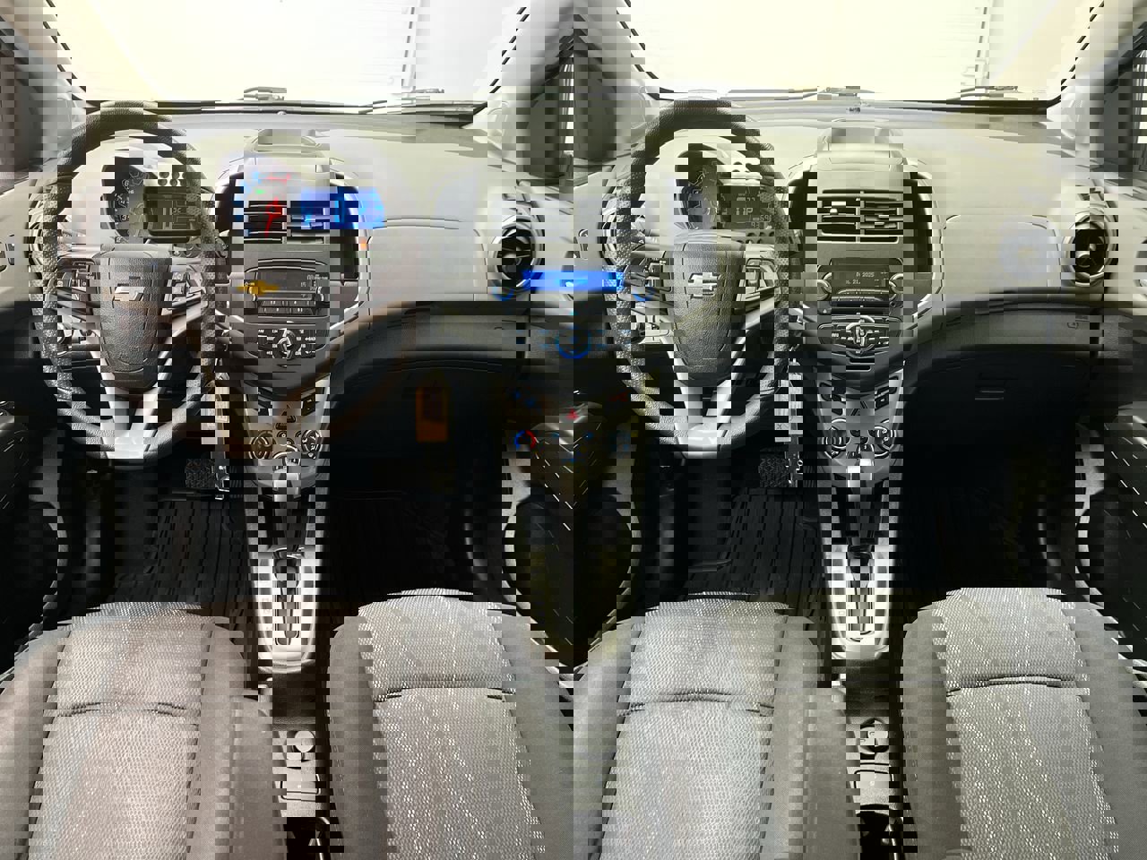 Used 2014 Chevrolet Sonic LT image 4