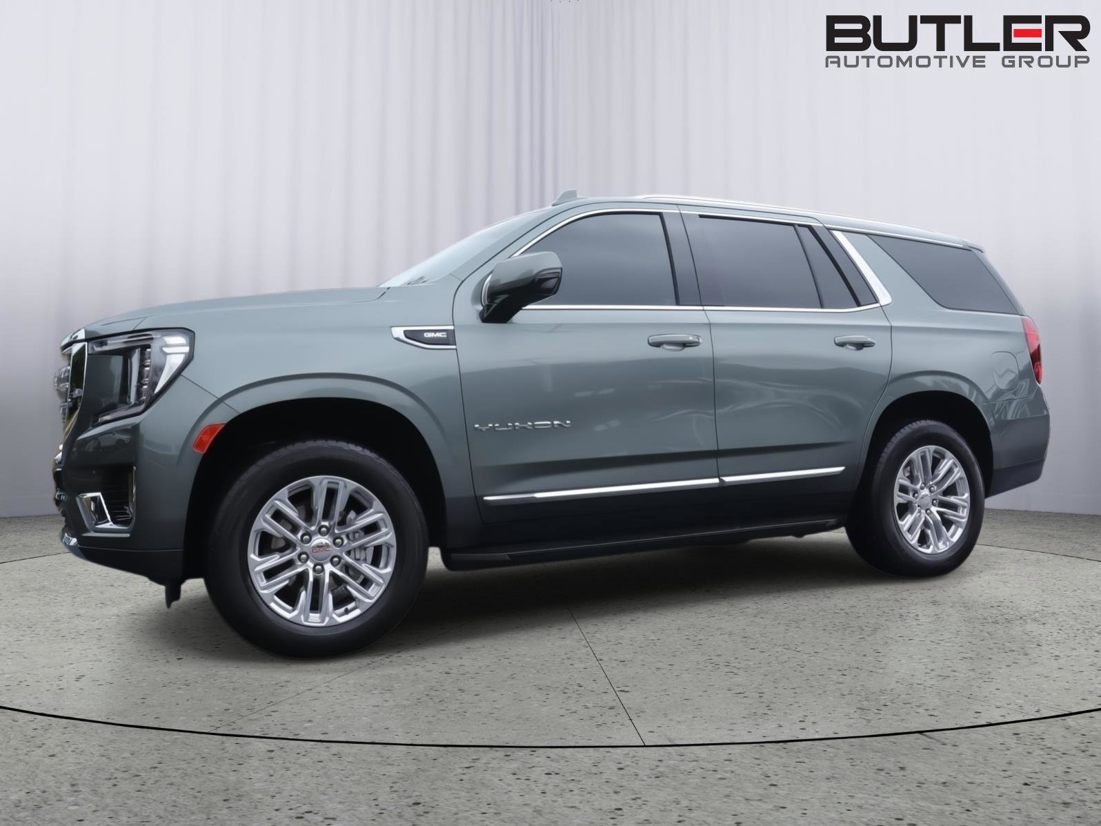 Used 2024 GMC Yukon SLT w/ SLT Luxury Package
