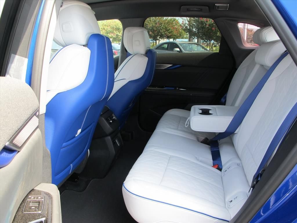 New 2027 Cadillac Optiq V w/ Deep Ocean Design Edition AWD/4WD image 24