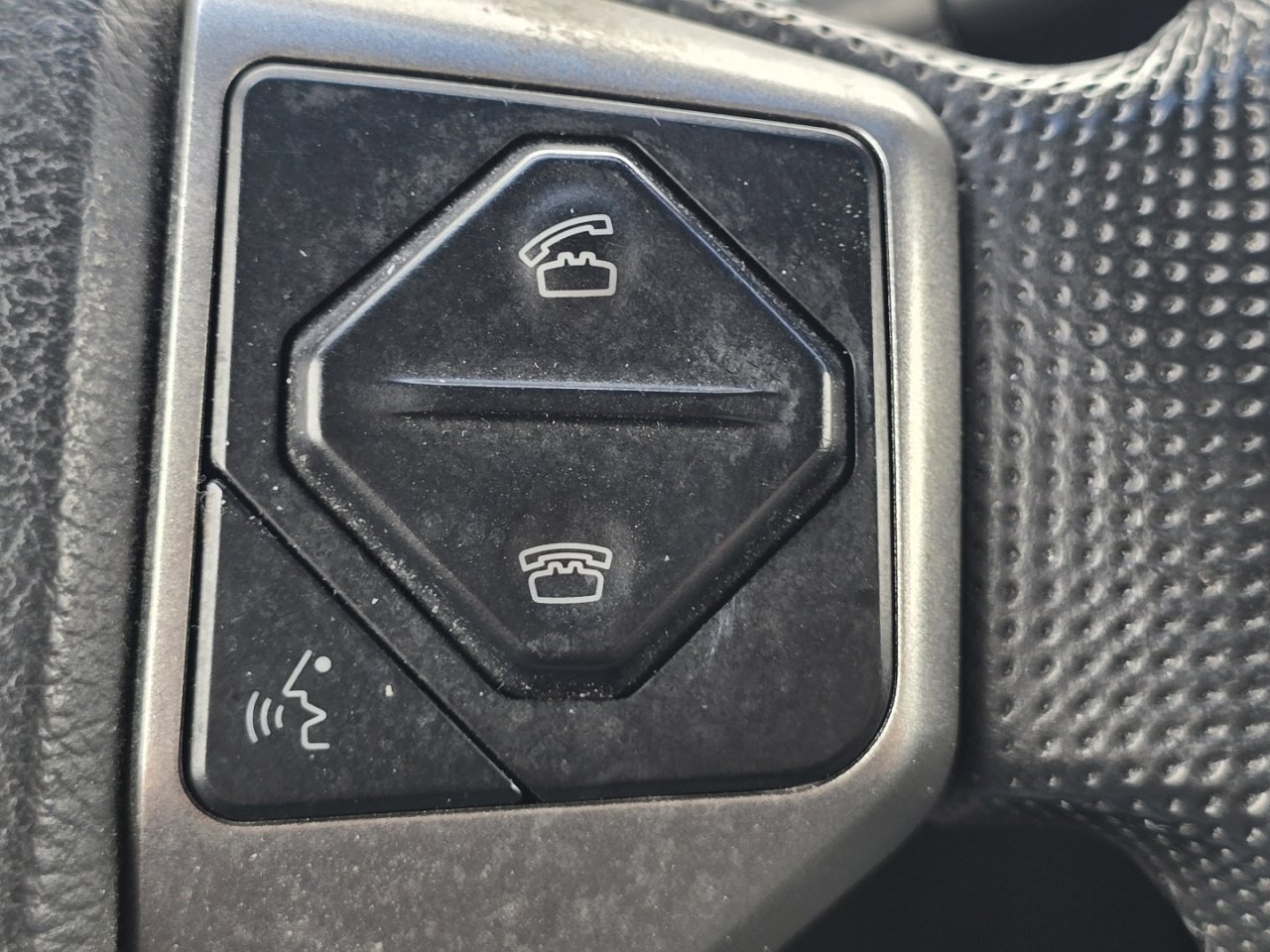Used 2014 Toyota Tacoma 4x4 Double Cab w/ TRD Off-Road Package image 31