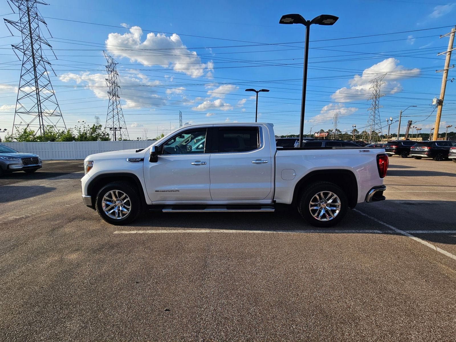 Used 2019 GMC Sierra 1500 SLT w/ SLT Premium Package AWD/4WD image 2