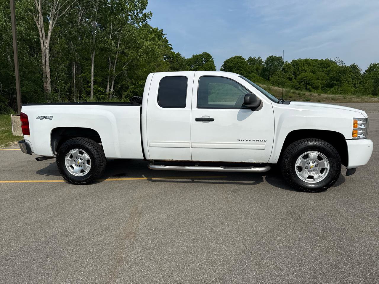 Used 2010 Chevrolet Silverado 1500 LT w/ Power Pack Plus AWD/4WD image 4