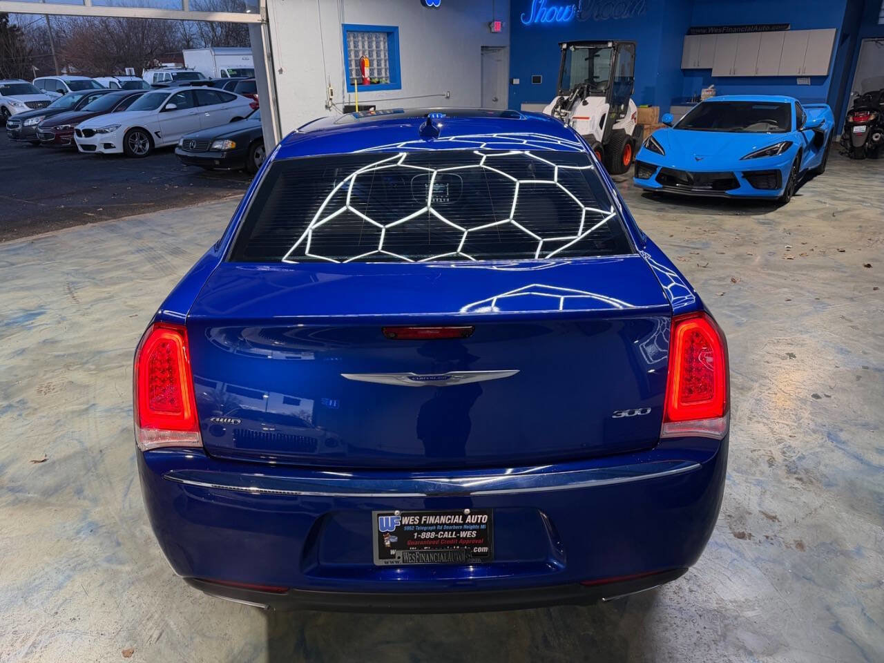 Used 2018 Chrysler 300 Touring L AWD/4WD image 9