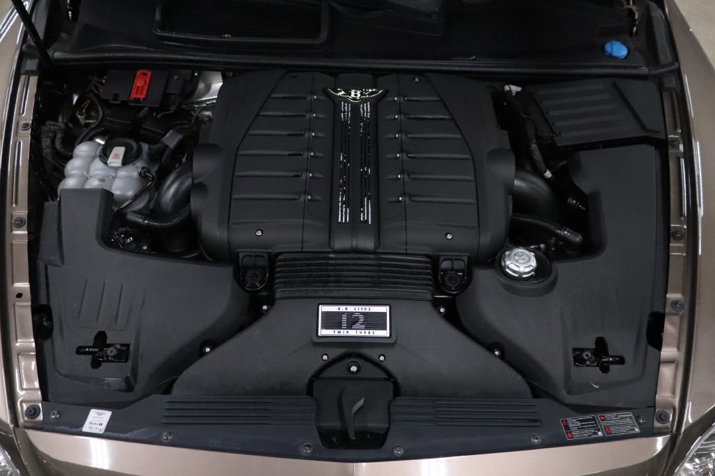 Used 2017 Bentley Bentayga image 27