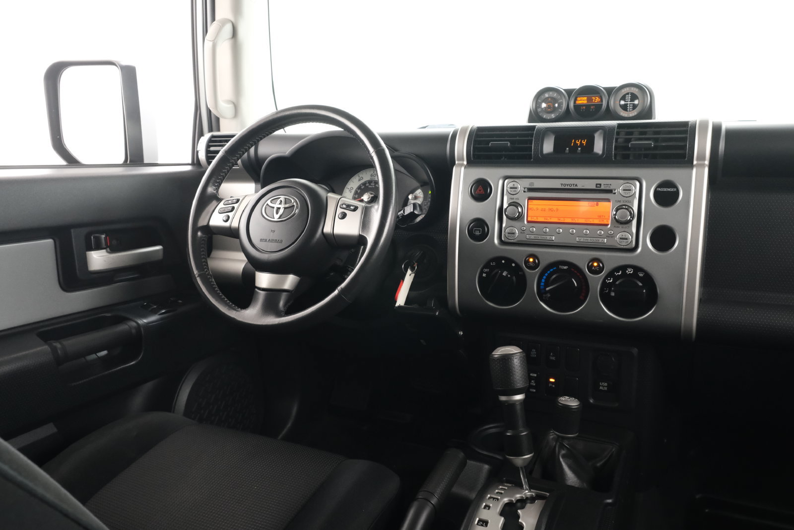 Used 2011 Toyota FJ Cruiser 4WD w/ Upgrade Pkg image 11