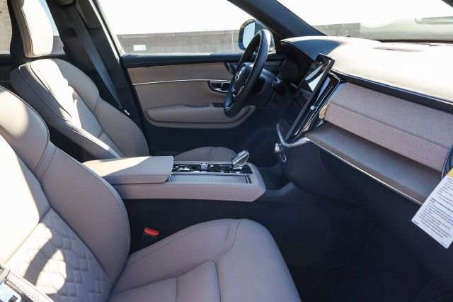 Used 2026 Volvo XC90 B6 Plus w/ Protection Package image 12