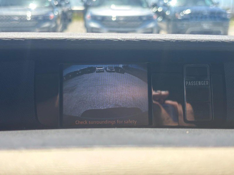 Used 2014 Toyota Sienna XLE FWD image 25