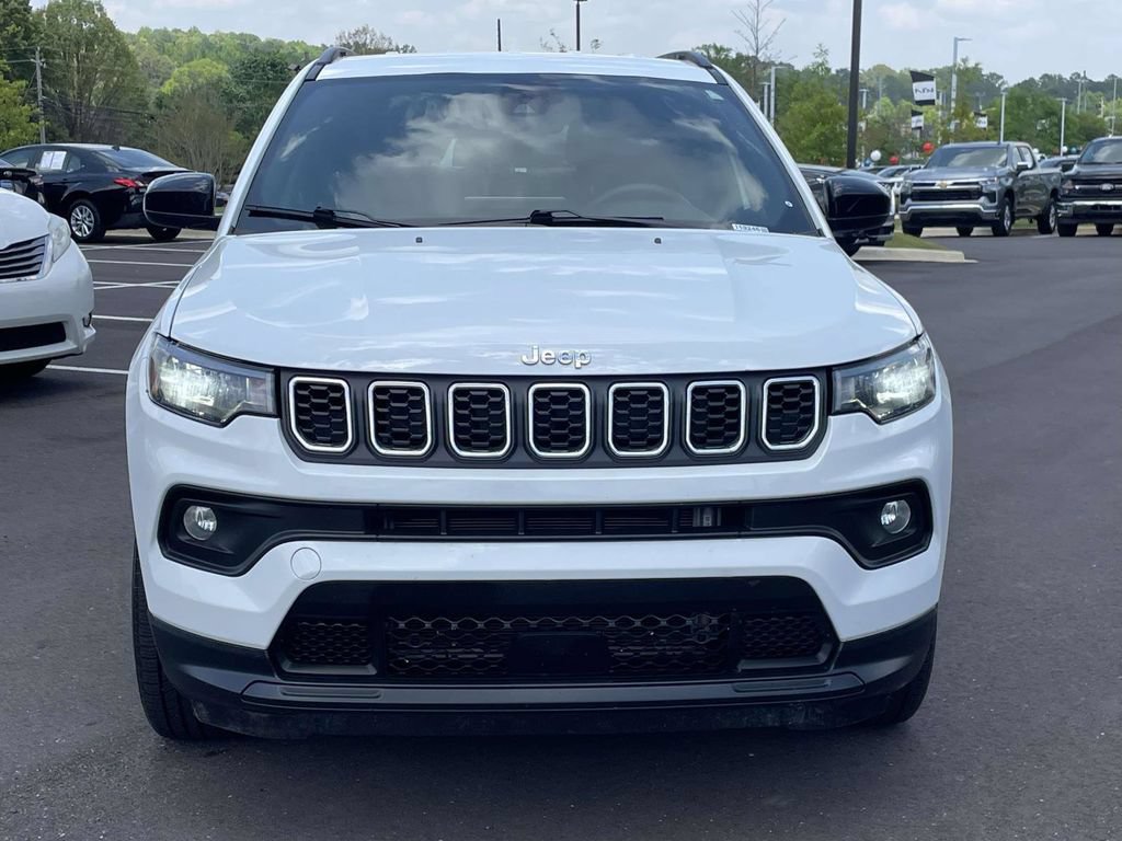 Used 2024 Jeep Compass Latitude AWD/4WD image 5