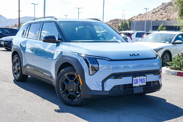 New 2027 Kia EV3 Wind w/ Wind Fwd Nightfall Package