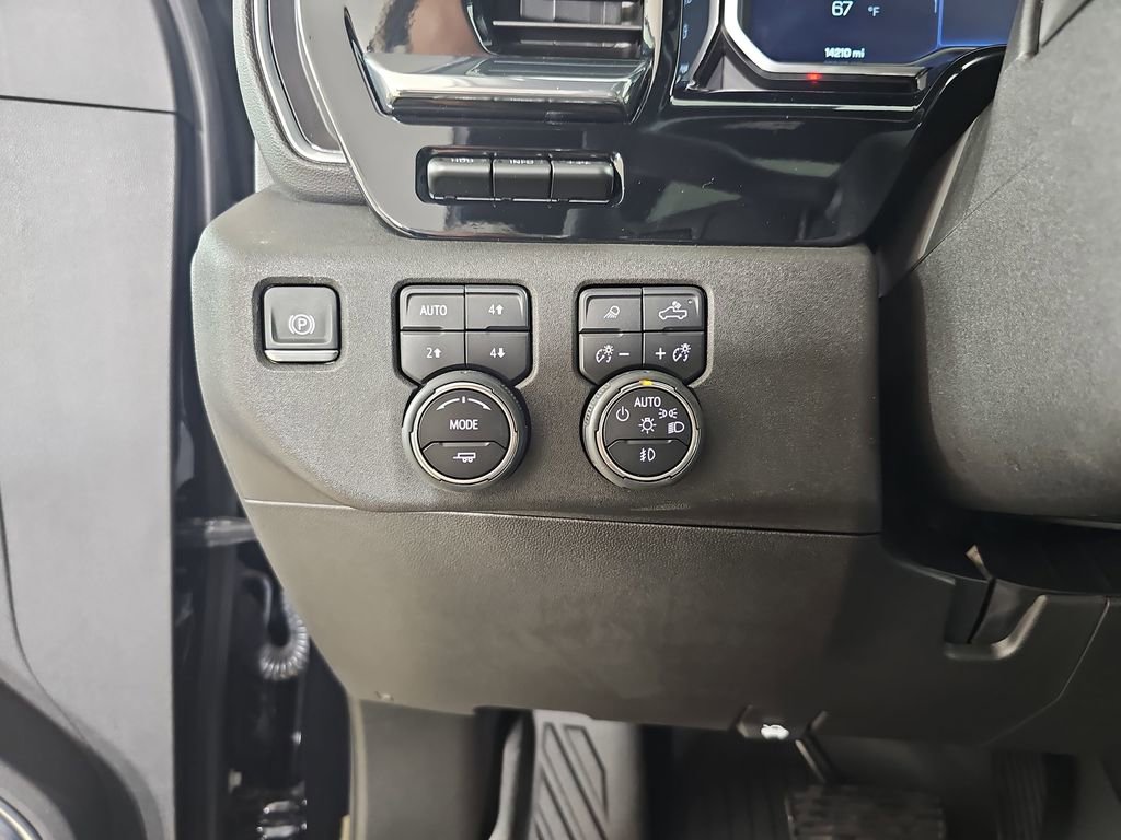 Certified 2024 Chevrolet Silverado 2500 High Country w/ Technology Package AWD/4WD image 31