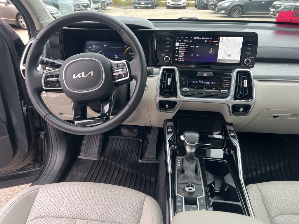 Used 2023 Kia Sorento SX image 18