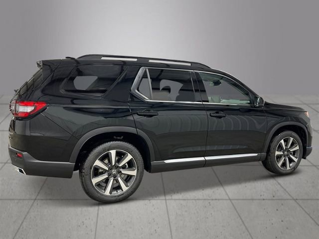 New 2025 Honda Pilot Touring image 9