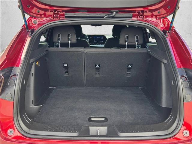 Used 2025 Chevrolet Trax RS w/ Sunroof Package FWD image 6