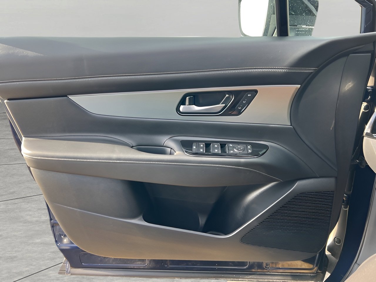 Used 2025 Nissan Murano SL image 24