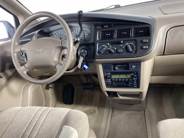 Used 2000 Toyota Sienna FWD image 13