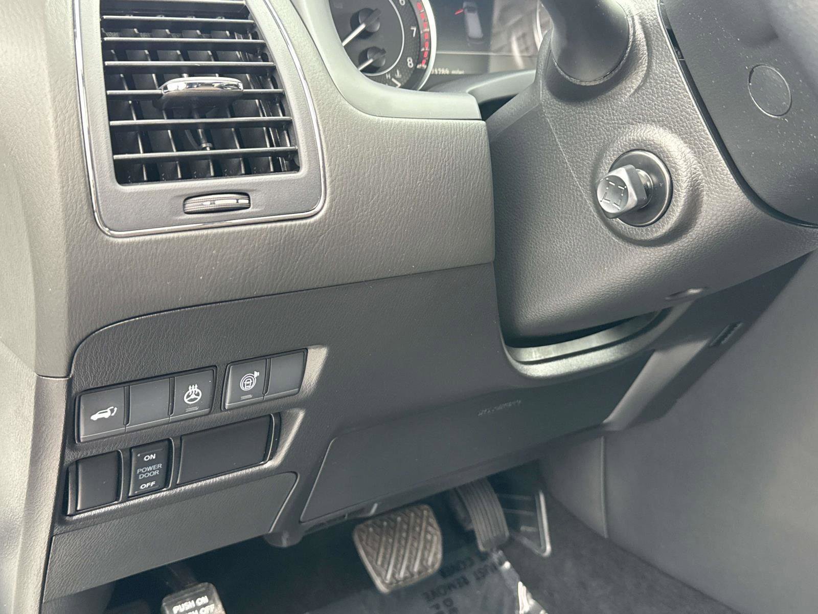 Used 2024 Nissan Armada Platinum w/ Captain's Chairs Package image 20