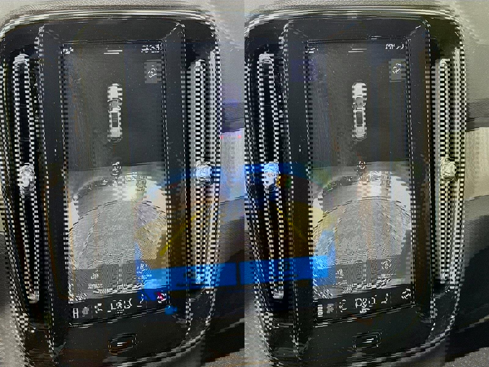 Used 2023 Volvo XC40 B4 Plus w/ Driver Assist Package image 18