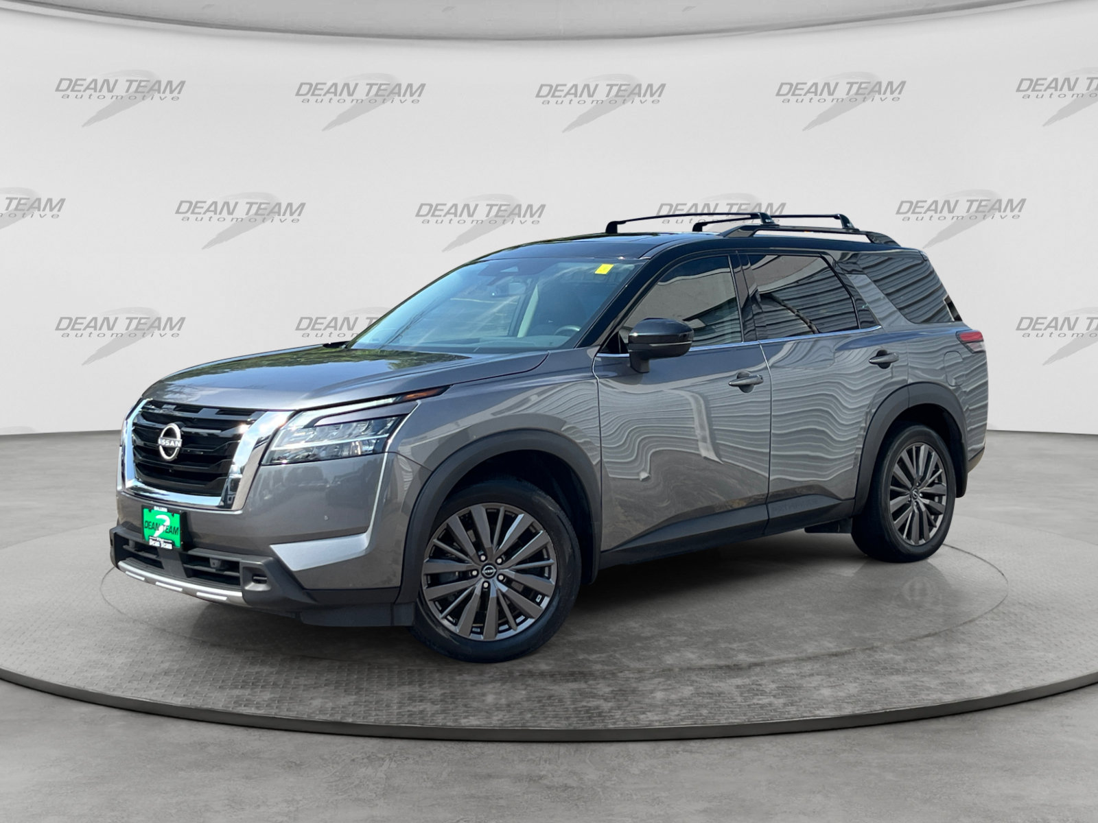 Used 2024 Nissan Pathfinder SL w/ SL Premium Package AWD/4WD image 3
