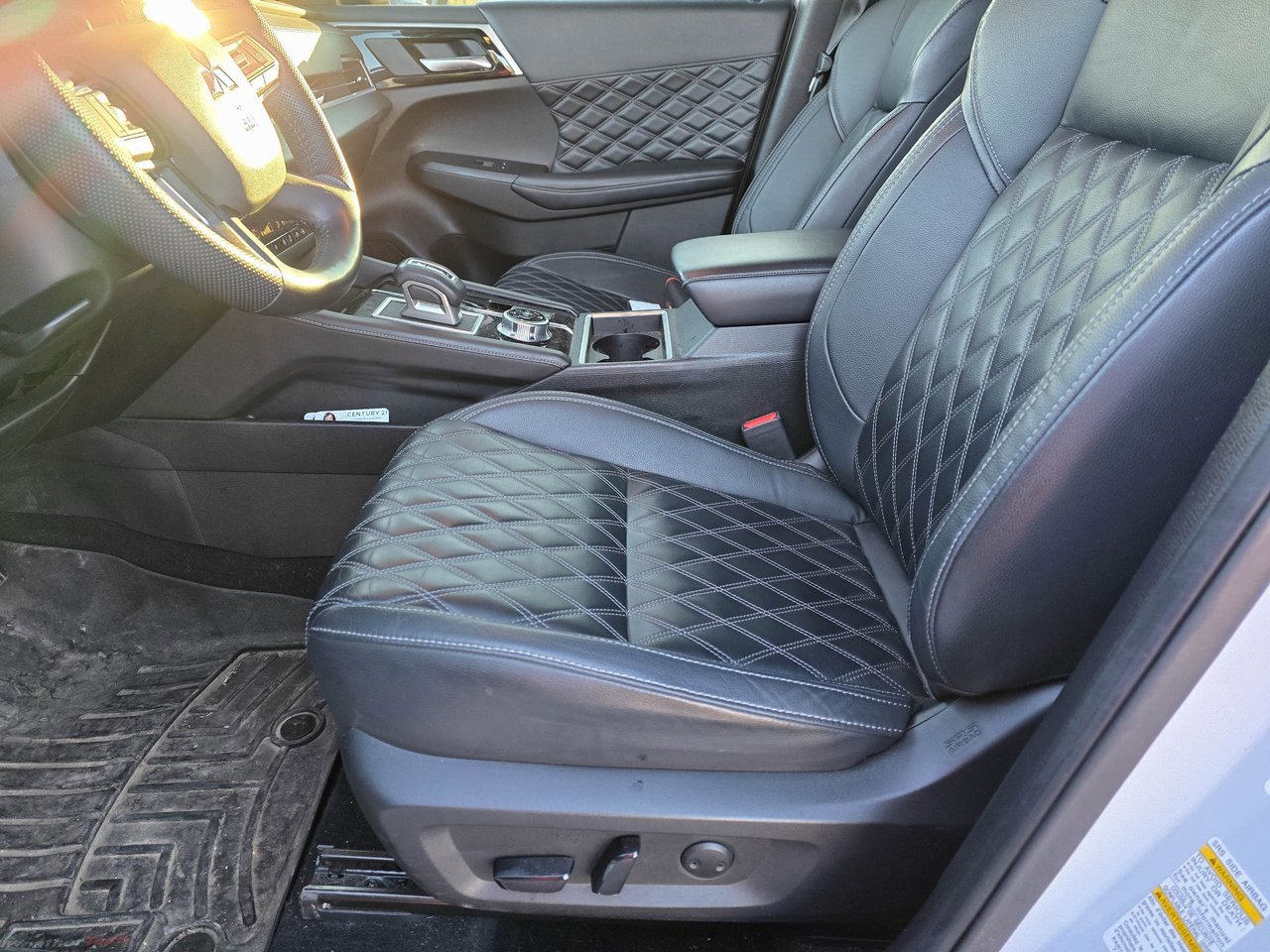 Used 2023 Mitsubishi Outlander SEL Black Edition image 10