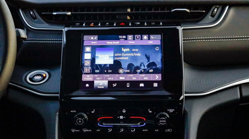 New 2025 Jeep Grand Cherokee L Altitude image 15