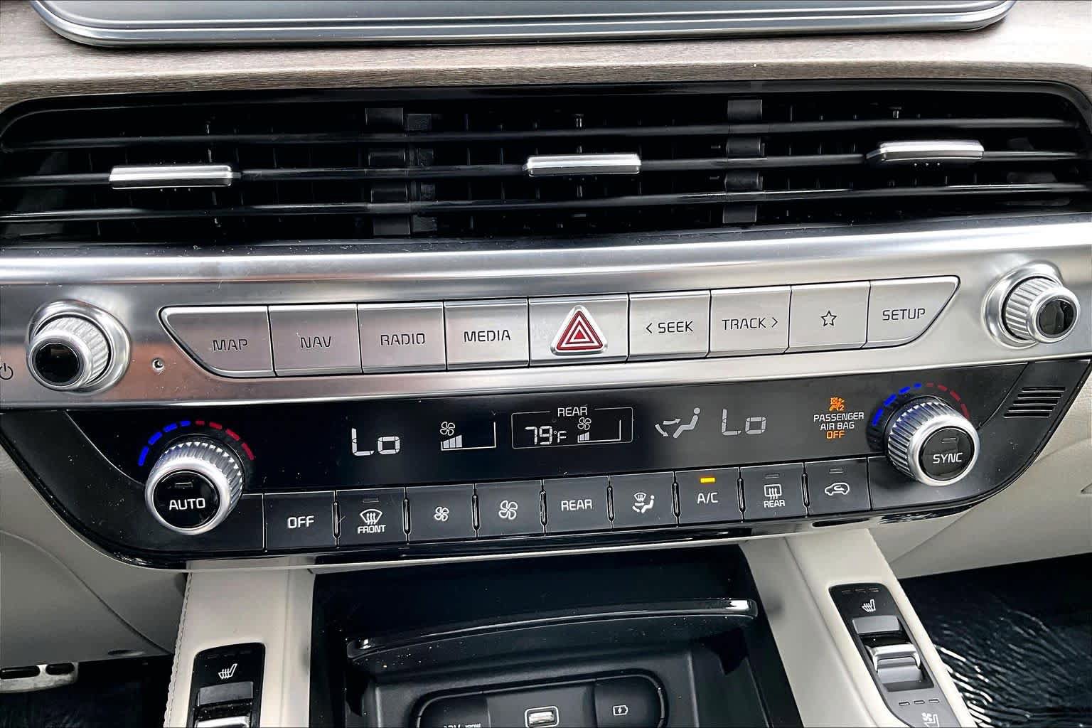 Used 2020 Kia Telluride SX w/ Towing Package FWD image 33