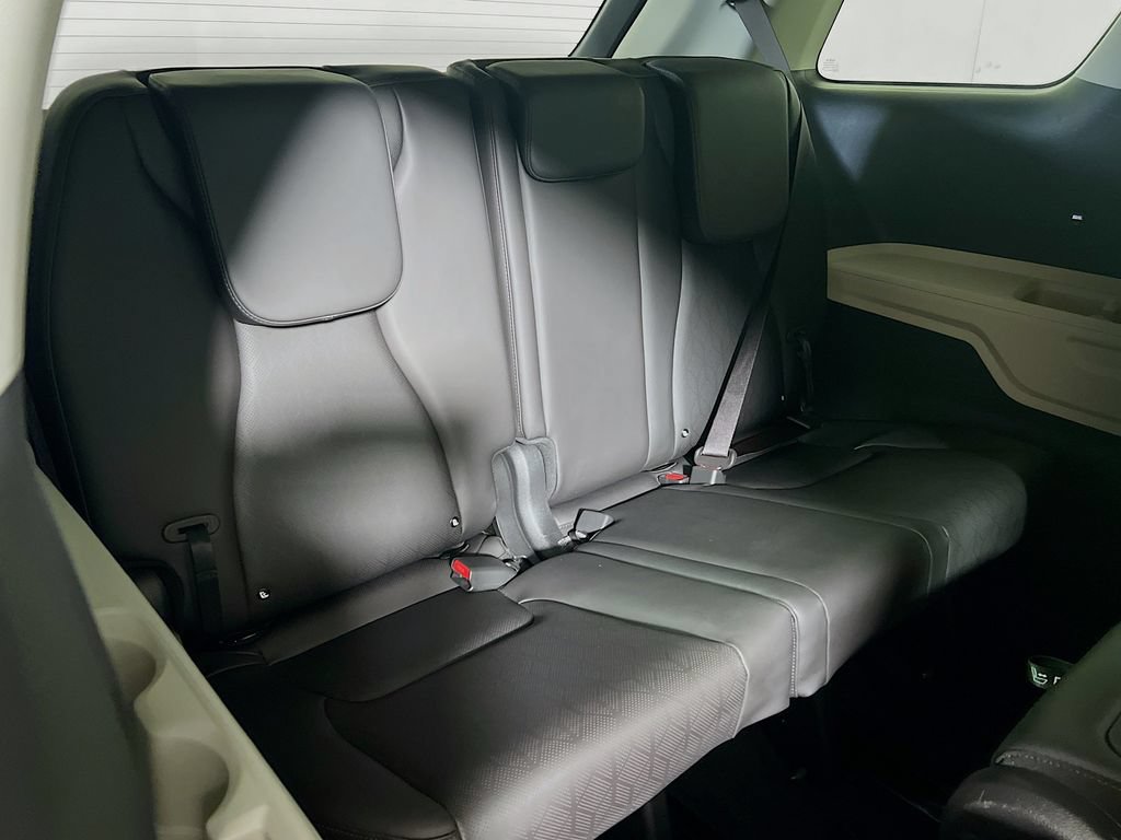 Used 2024 Kia Carnival LX FWD image 24