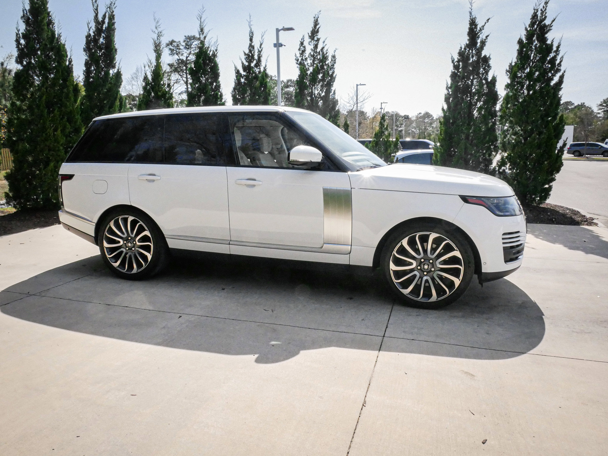 Used 2021 Land Rover Range Rover Westminster Edition image 11