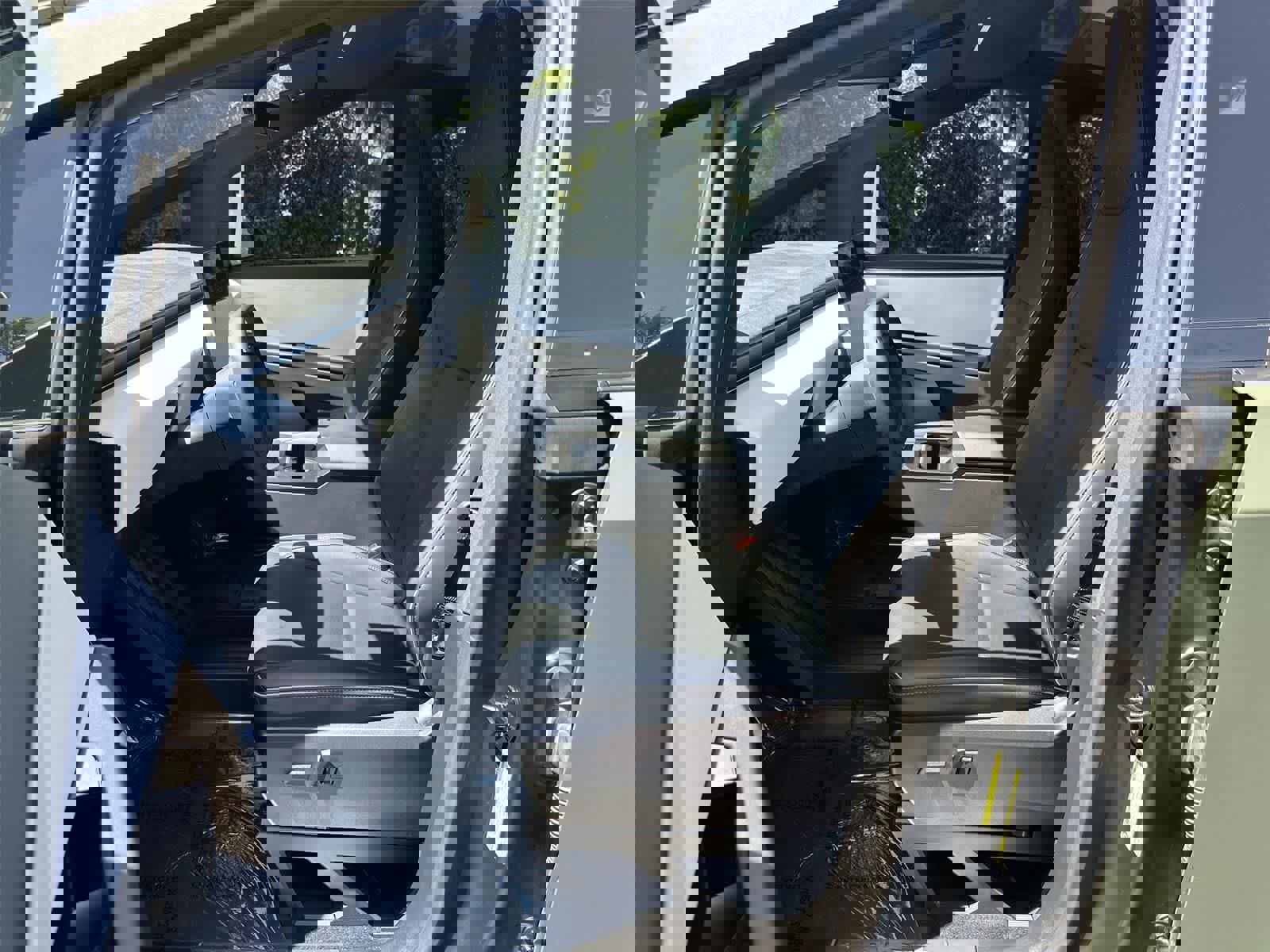 Used 2024 Tesla Cybertruck Cyberbeast AWD/4WD image 11