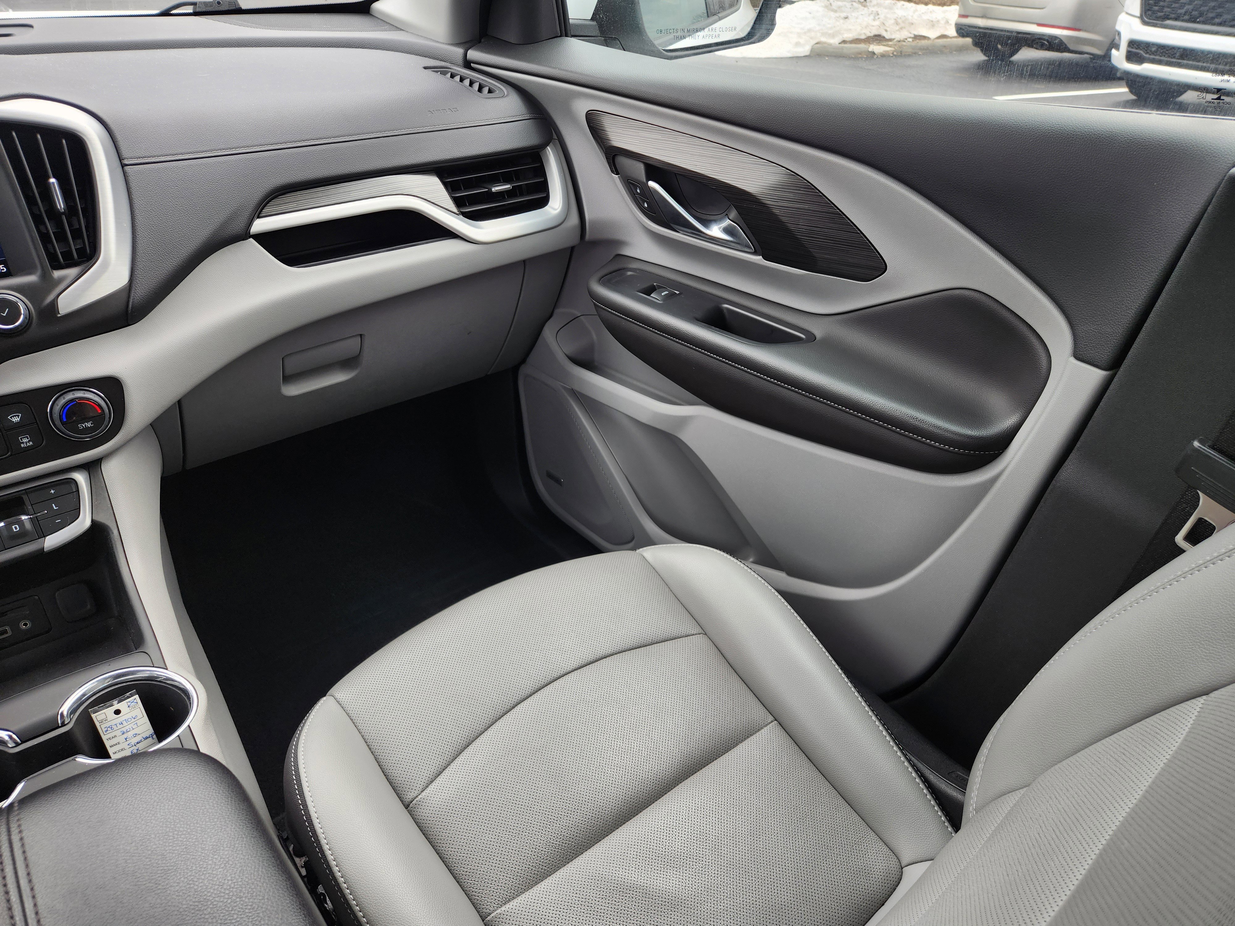 Used 2023 GMC Terrain SLT w/ Infotainment Package II image 22