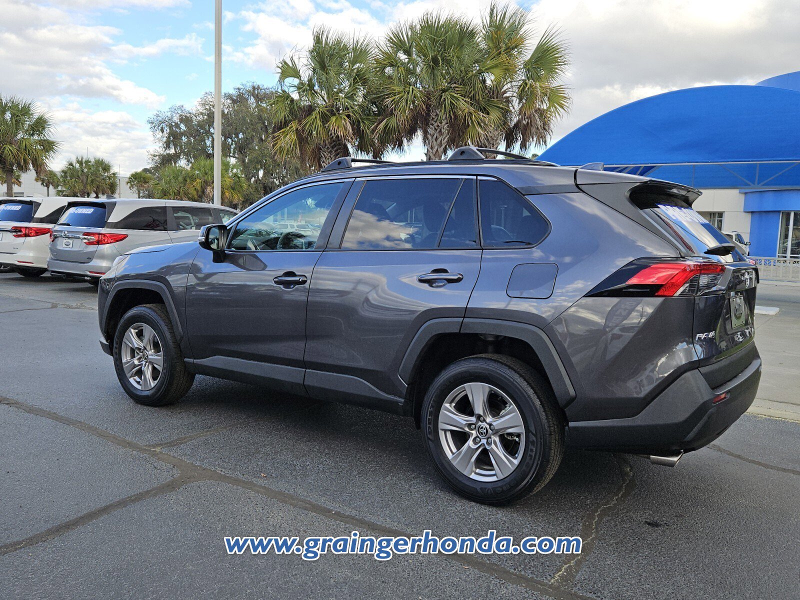 Used 2023 Toyota RAV4 XLE w/ Convenience Package image 3