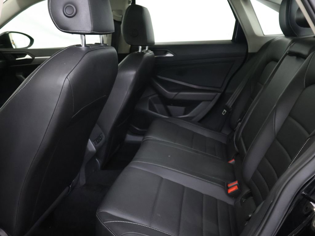 Used 2021 Volkswagen Jetta SE w/ SE Cold Weather Package image 15