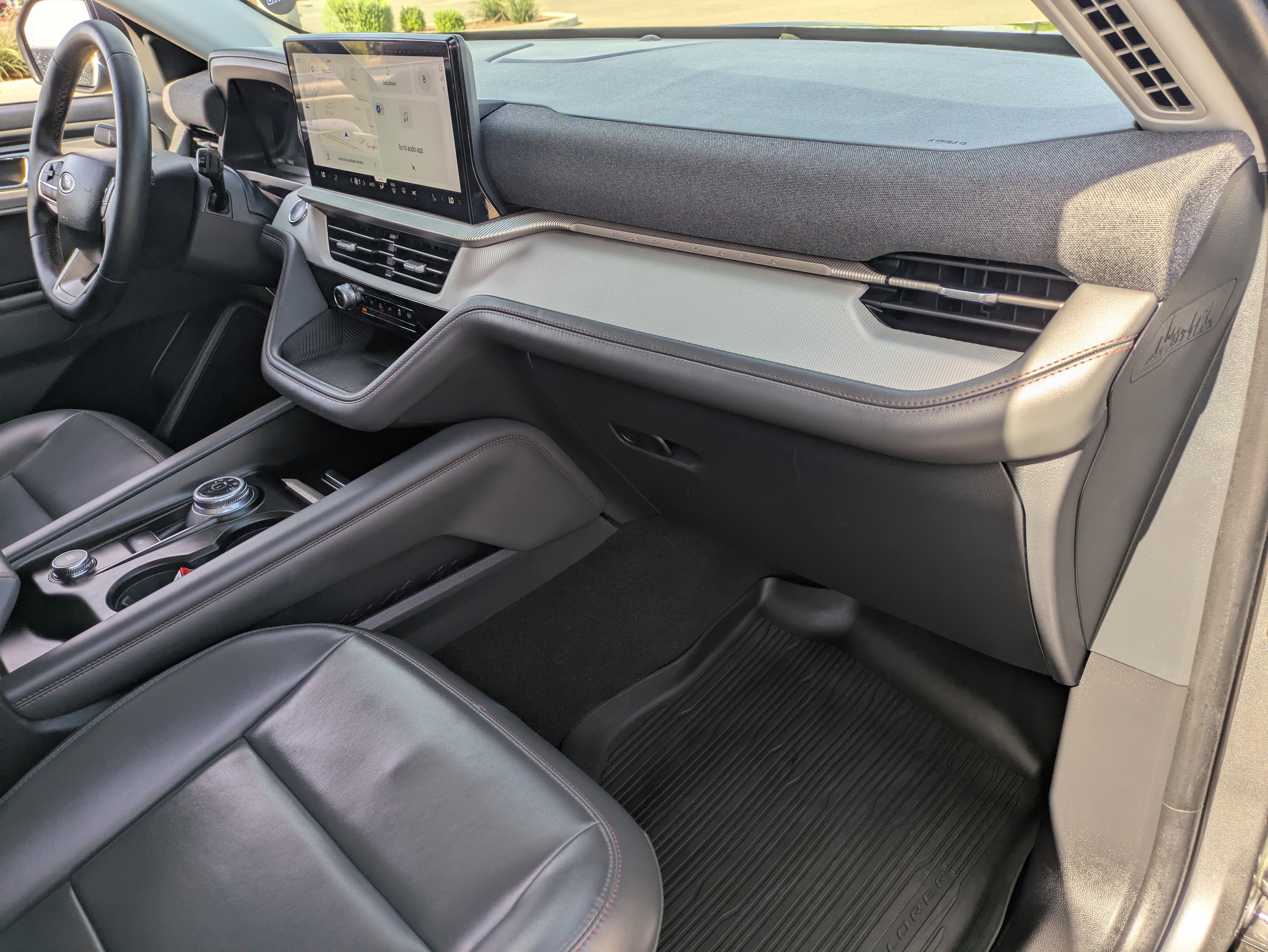 Used 2025 Ford Explorer Active w/ Active Comfort Package RWD image 14