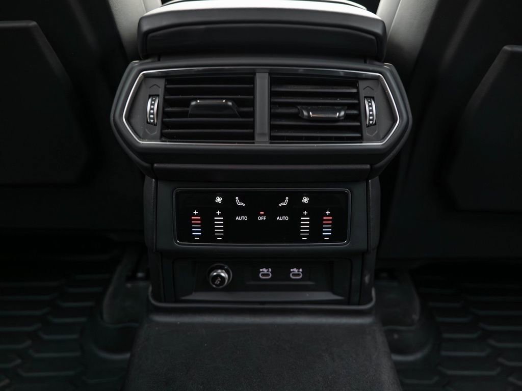 Used 2024 Lamborghini Urus S image 32