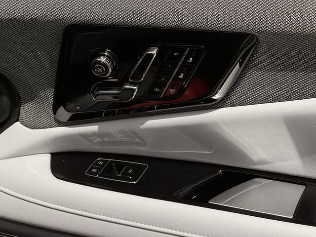 New 2026 Cadillac Optiq Luxury 2 RWD image 22