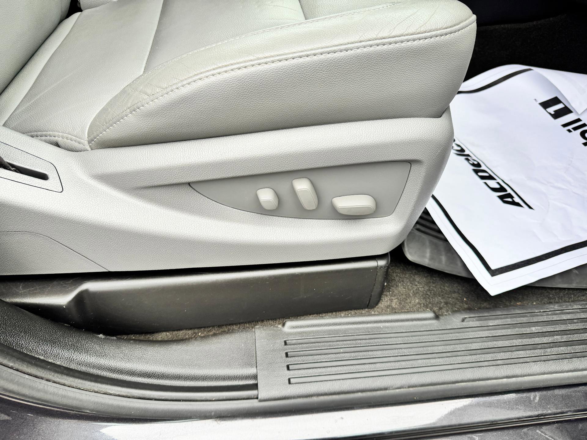 Used 2015 Chevrolet Silverado 2500 LTZ w/ LTZ Plus Package image 18