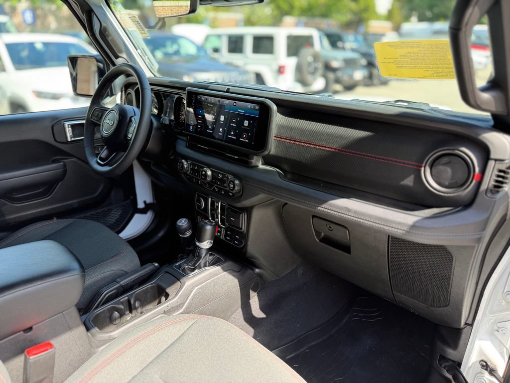 Used 2025 Jeep Wrangler Unlimited Rubicon w/ Safety Group AWD/4WD image 9