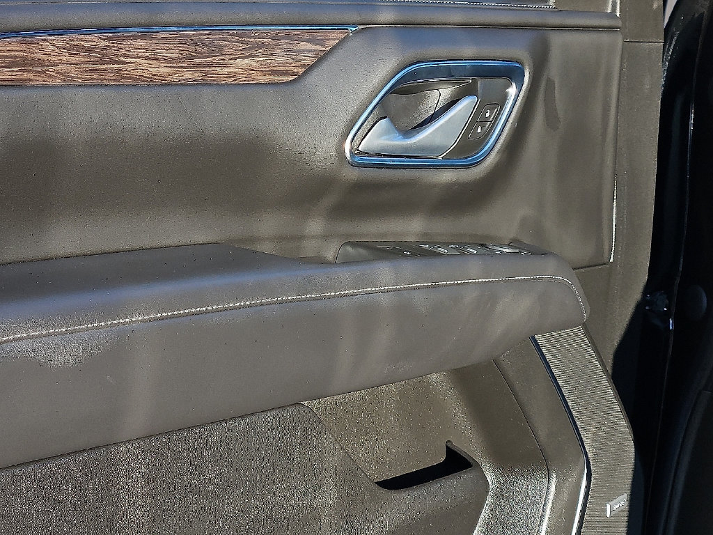 Used 2022 Chevrolet Tahoe LT w/ Luxury Package RWD image 19